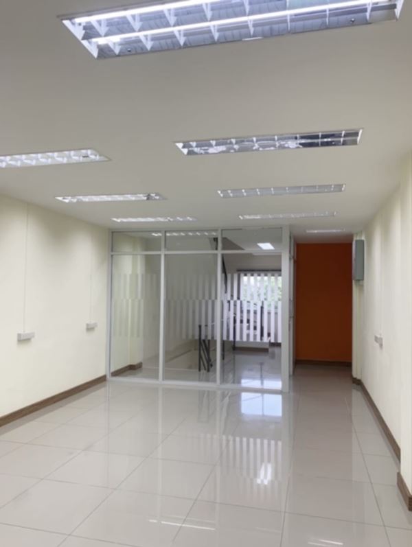 ขาย/เช่า ด่วน อาคารพาณิชย์ 4 ชั้นครึ่ง - วงเวียนราชพฤกษ์ สภาพสวยงาม ตกแต่งเรียบร้อย ทําเลทอง พร้อมใช้งาน